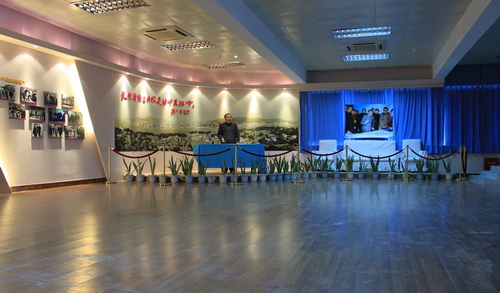 厦门经济特区纪念馆小平同志视察厦门陈列室 (5)_缩小大小.jpg